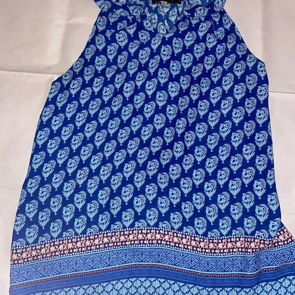 Rose & Olive Blue Patterned Sleeveless Top. 0391 - Picture 1 of 3